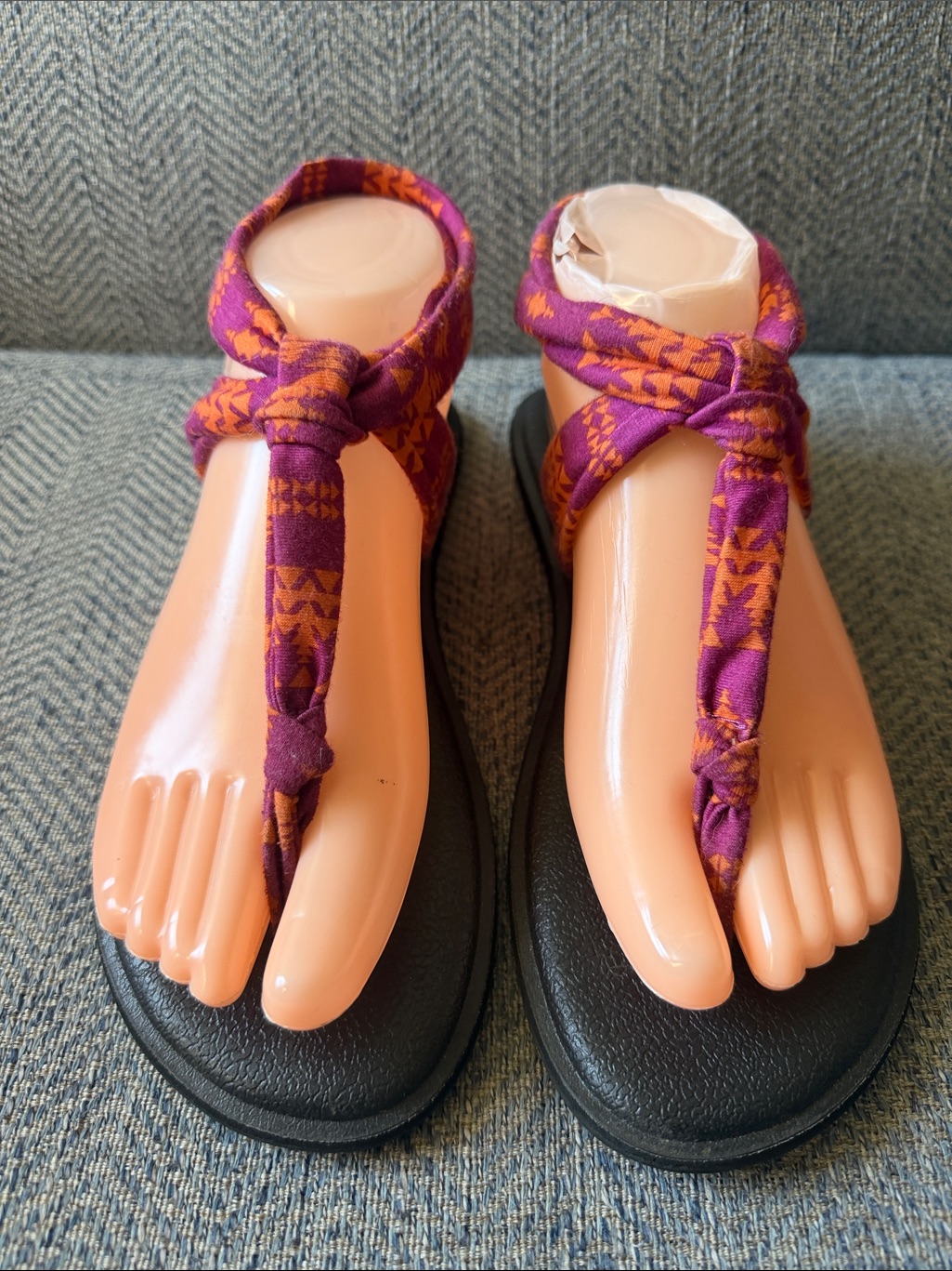 Sanuk Pink/Orange Fabric Sandals Size: 7